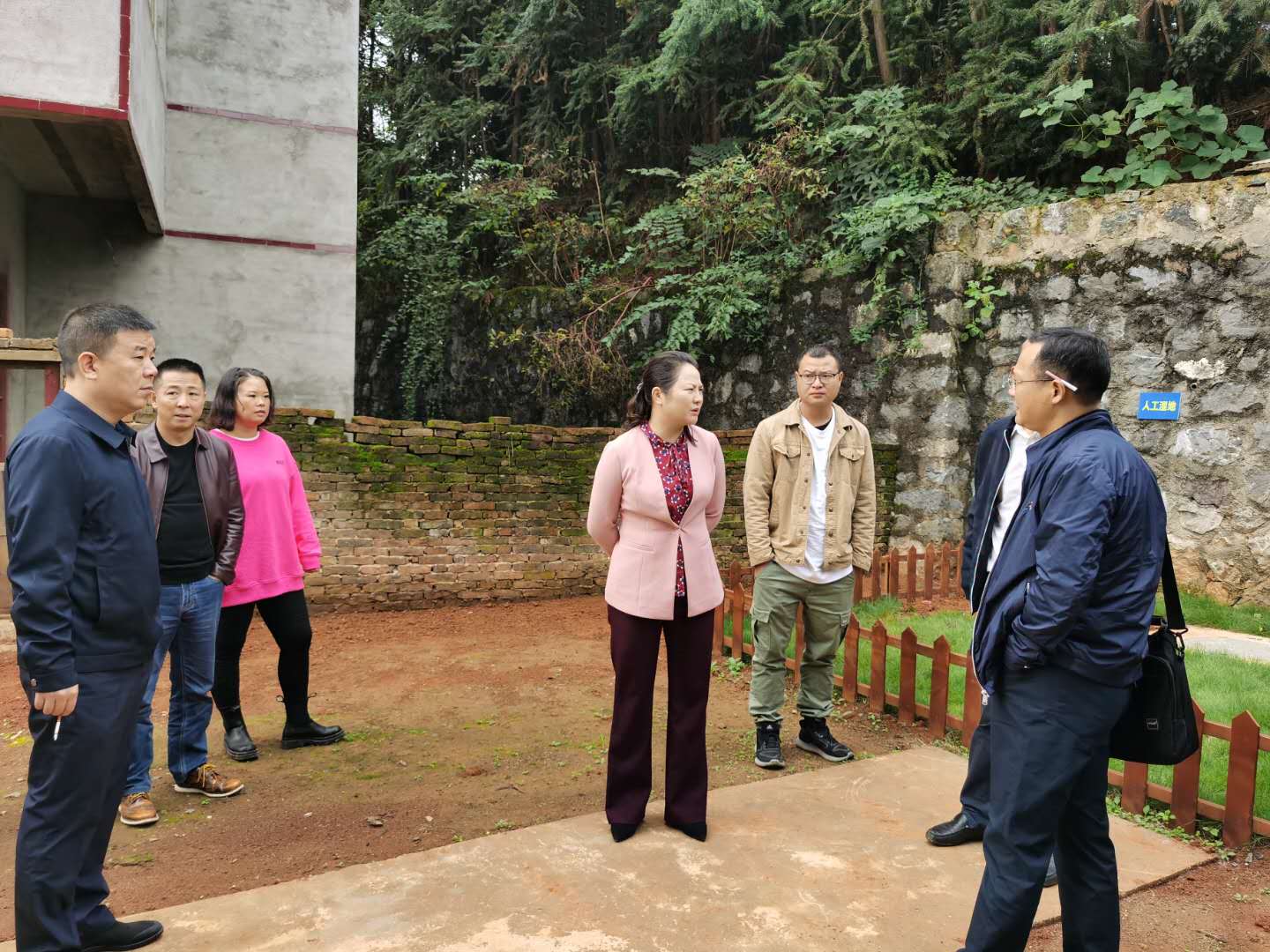黄艳娥指导调研大祥区农村改厕工作(图2)